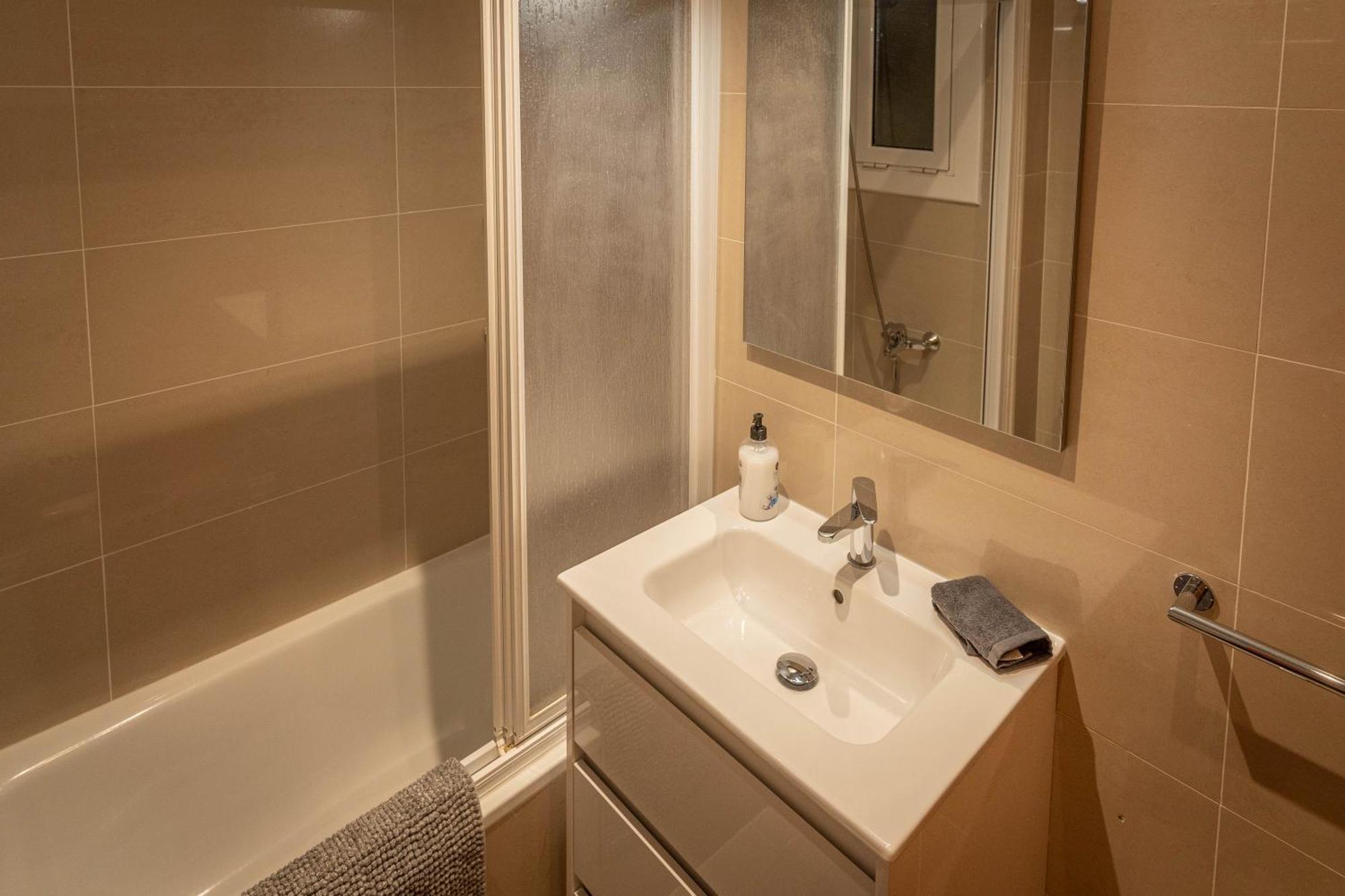 Lindo Apartamento Vila De Gracia Barcelona Exterior photo